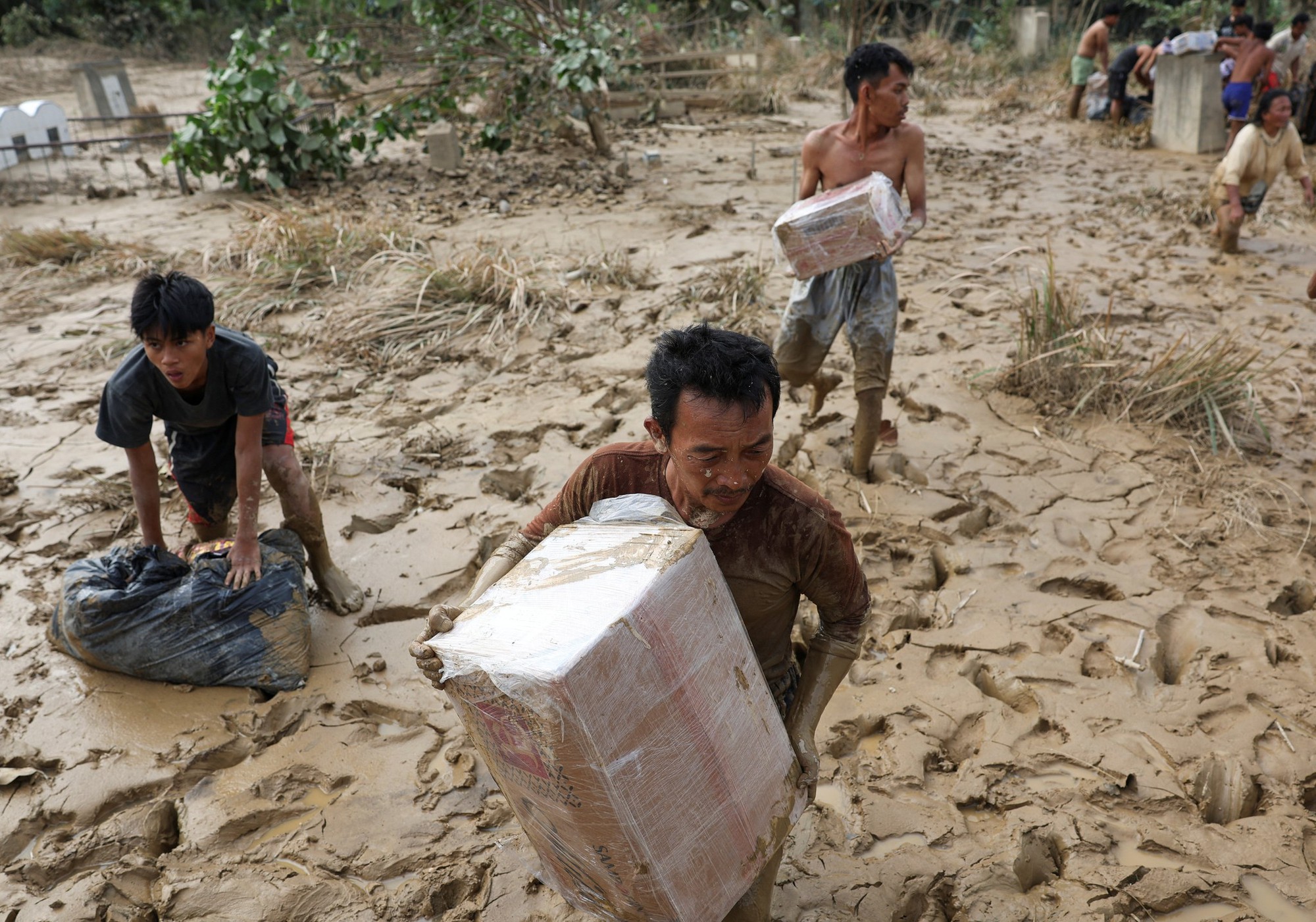 Thảm họa thiên tai Indonesia: 908 người thiệt mạng - Ảnh 2. Thảm họa thiên tai Indonesia: 908 người thiệt mạng - Ảnh 2.