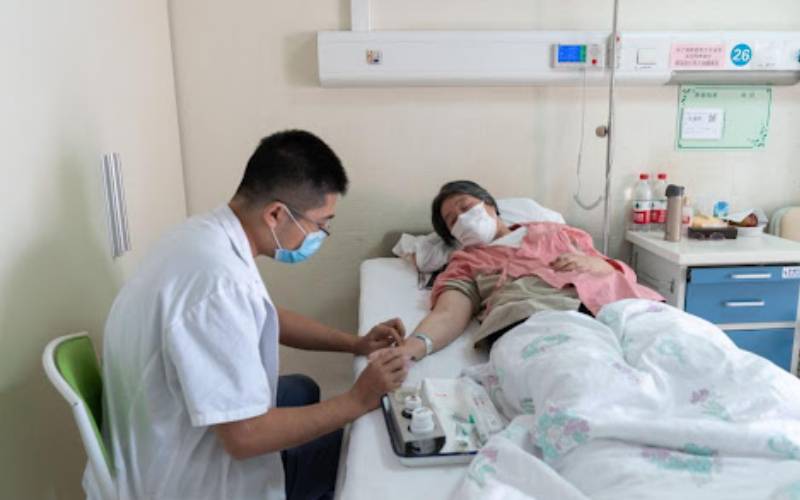 Hai Mẹ Con Cùng Uống Một Loại Sữa Mỗi Ngày Đều Bị Ung Thư Gan: Bác Sĩ Tiết Lộ Lý Do, Người Mẹ Gục Xuống Hối Hận- Ảnh 1.