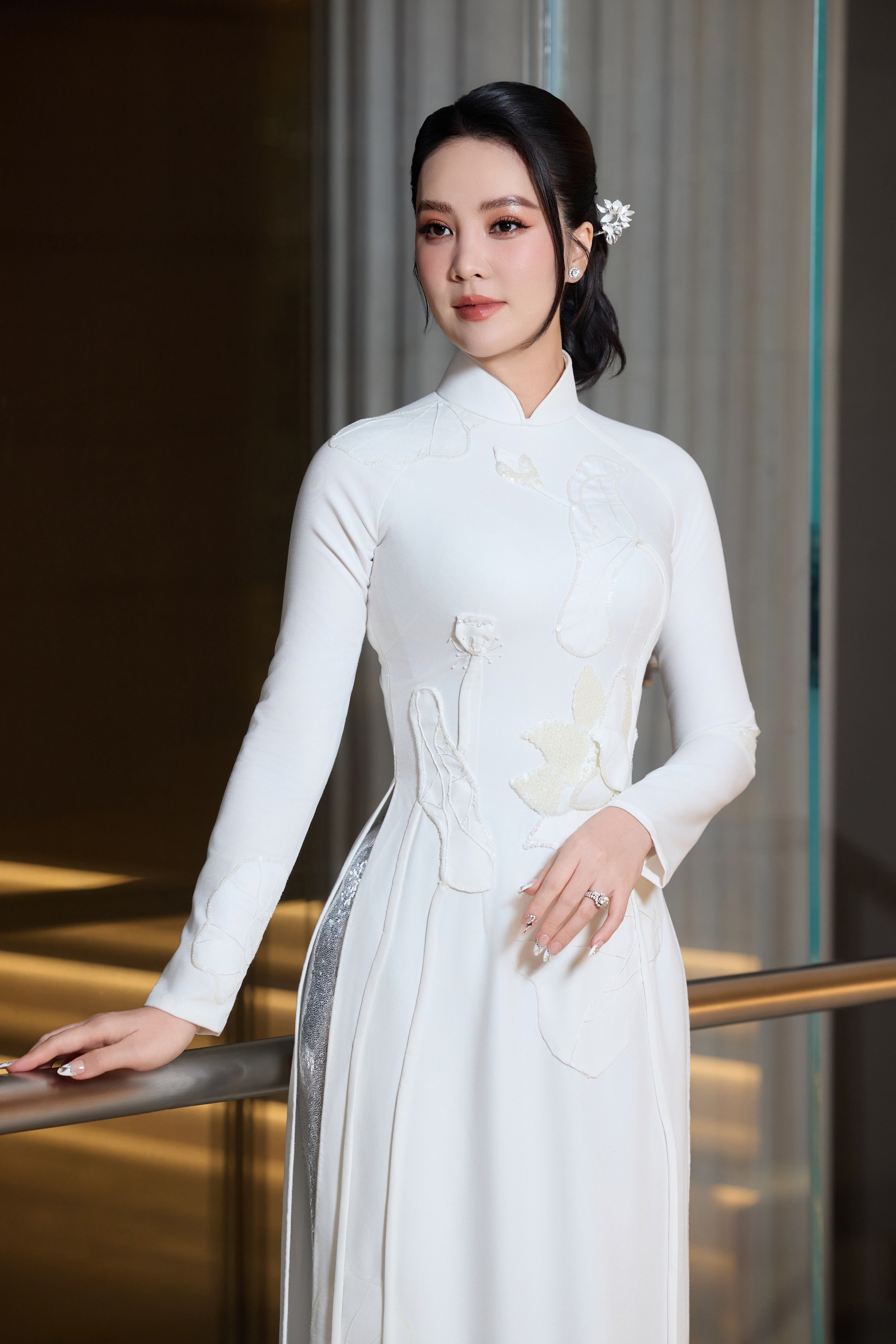 Á hậu Thụy Vân xuất hiện xinh đẹp sau gần 1 năm bí mật sinh con lần 2- Ảnh 5.