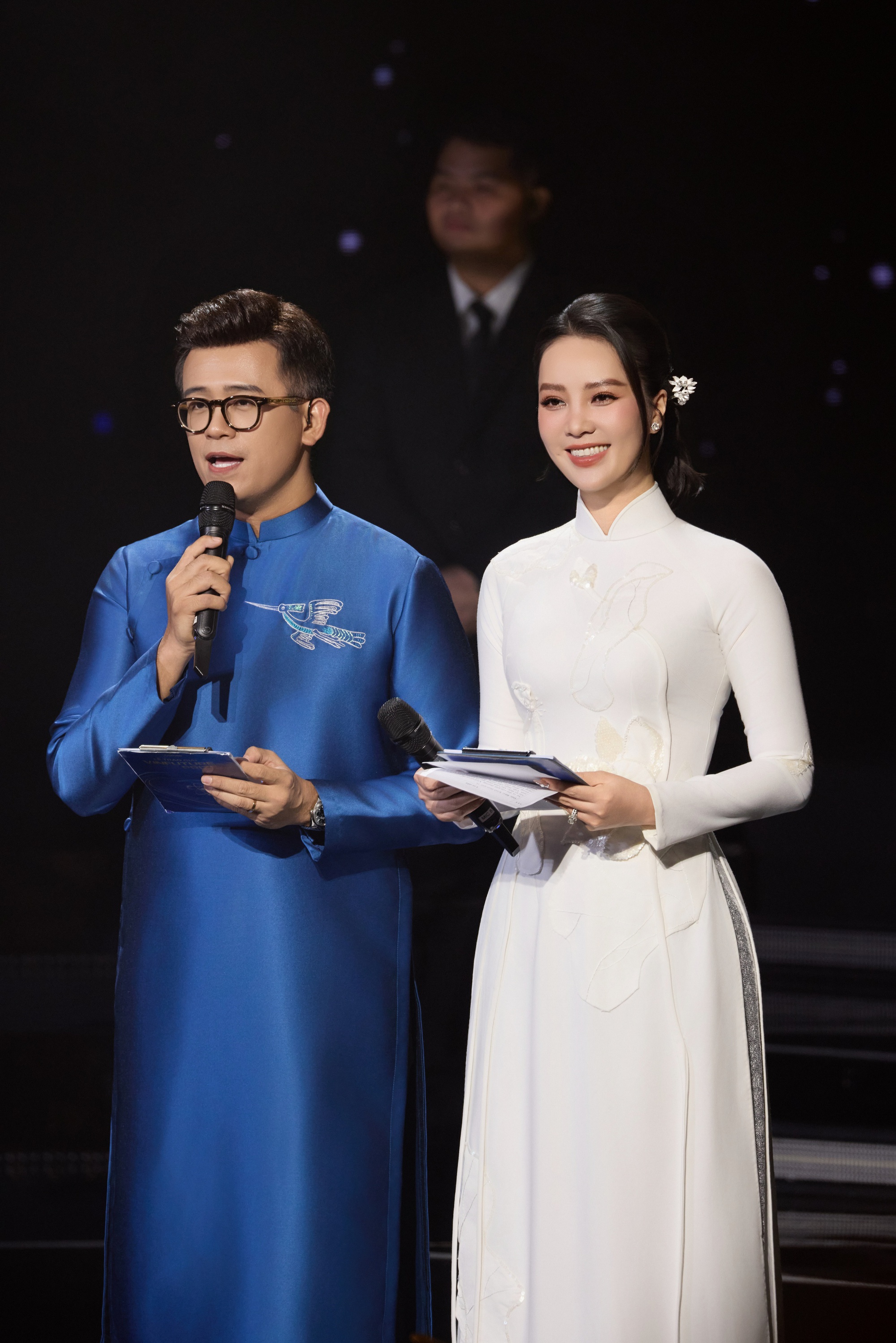 Á hậu Thụy Vân xuất hiện xinh đẹp sau gần 1 năm bí mật sinh con lần 2- Ảnh 2.