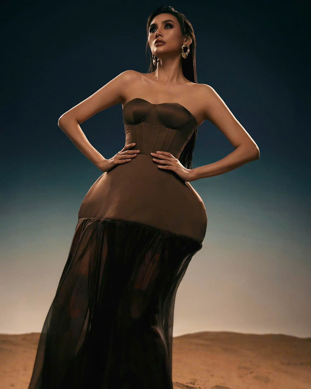 Lý do Võ Hoàng Yến, Hoàng Thùy được Thanh Hương Bùi lựa chọn cho bộ sưu tập mới - Ảnh 2. Lý do Võ Hoàng Yến, Hoàng Thùy được Thanh Hương Bùi lựa chọn cho bộ sưu tập mới - Ảnh 2.