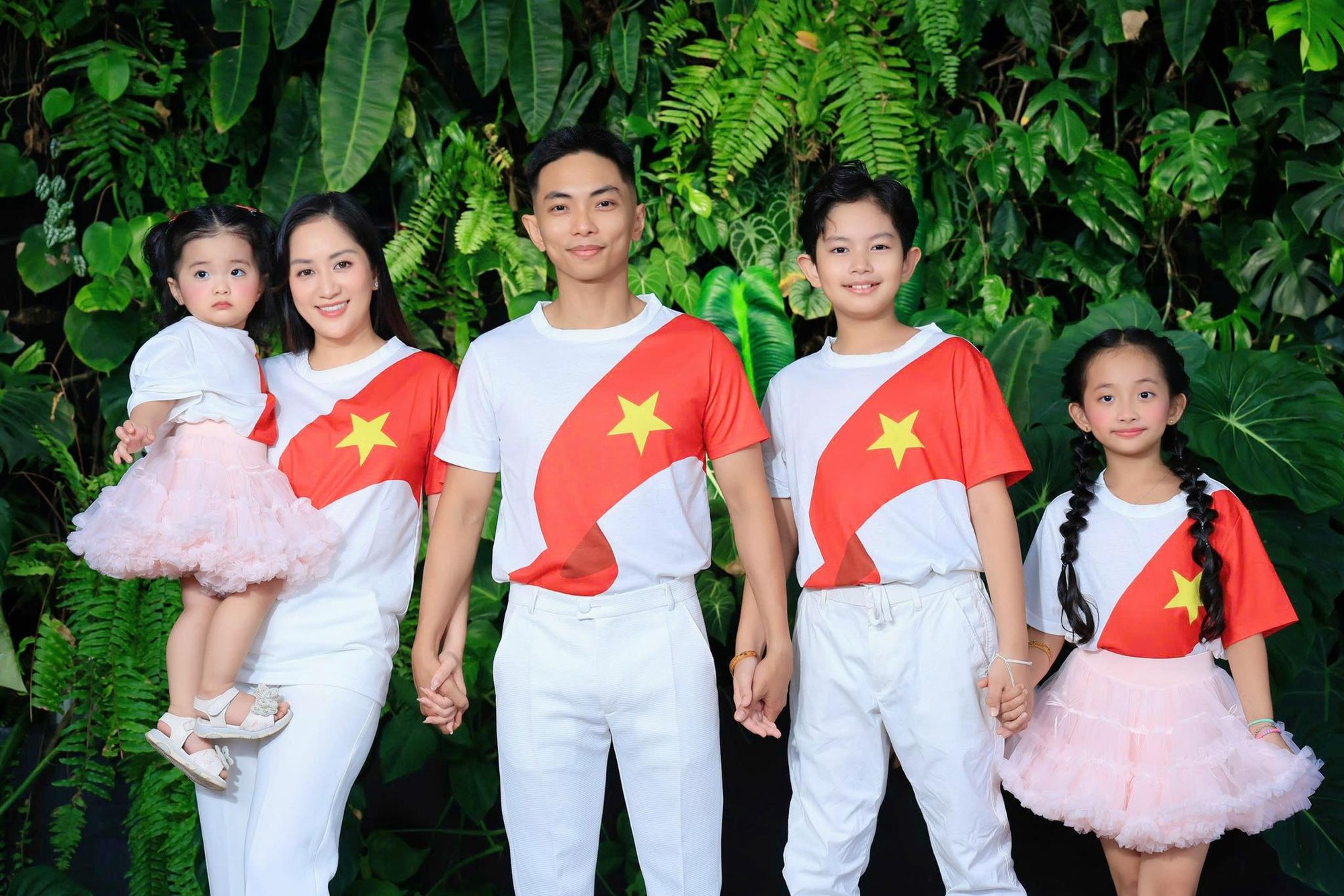 - Ảnh 4. - Ảnh 4.