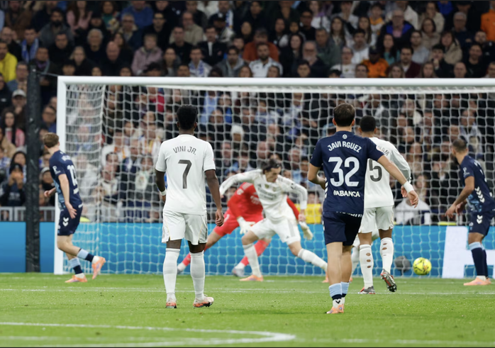 Real Madrid thua thảm, Celta Vigo tạo địa chấn tại Bernabeu - Ảnh 3.