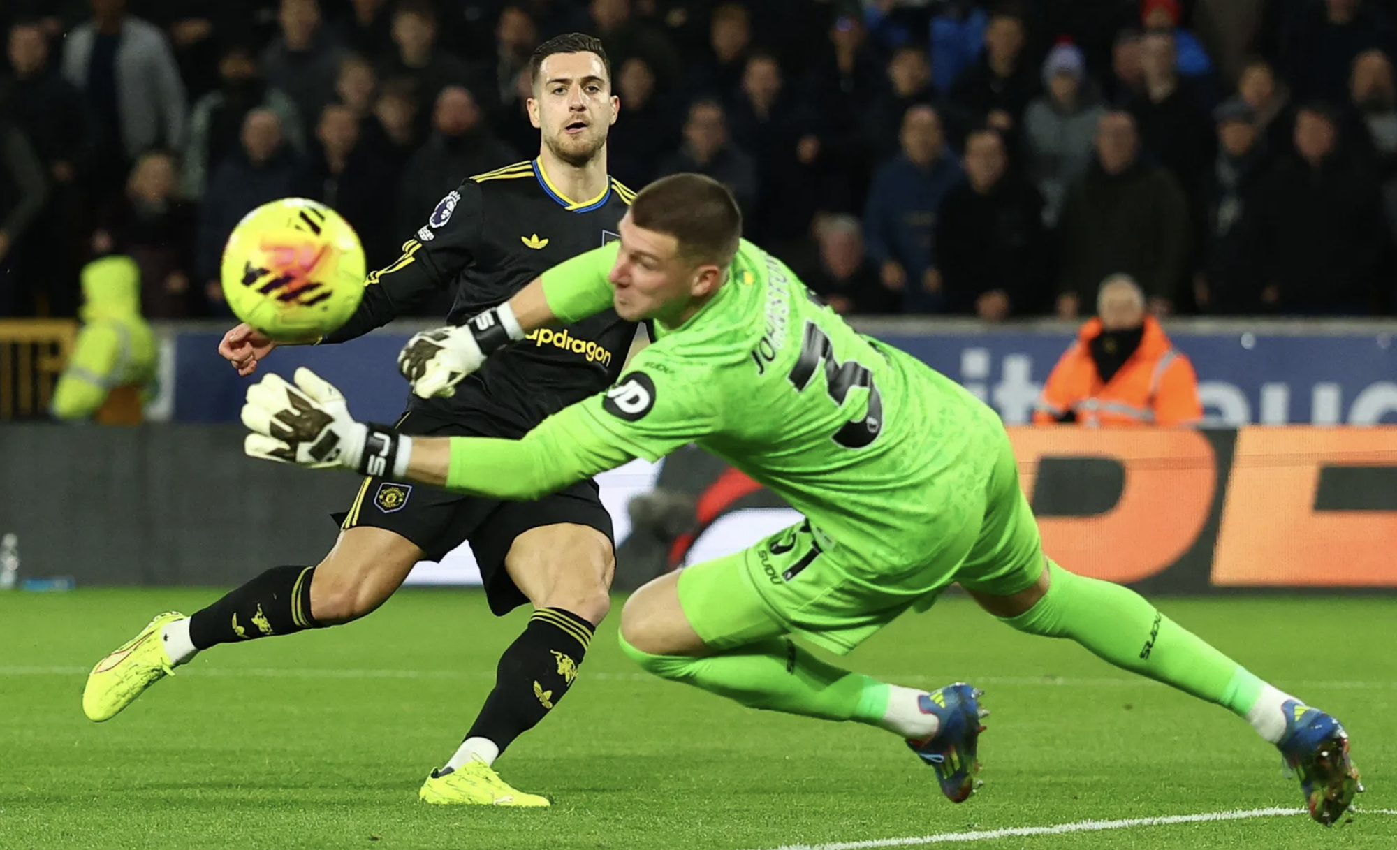 Bruno Fernandes lập cú đúp, Man United thắng tưng bừng tại Molineux - Ảnh 2.