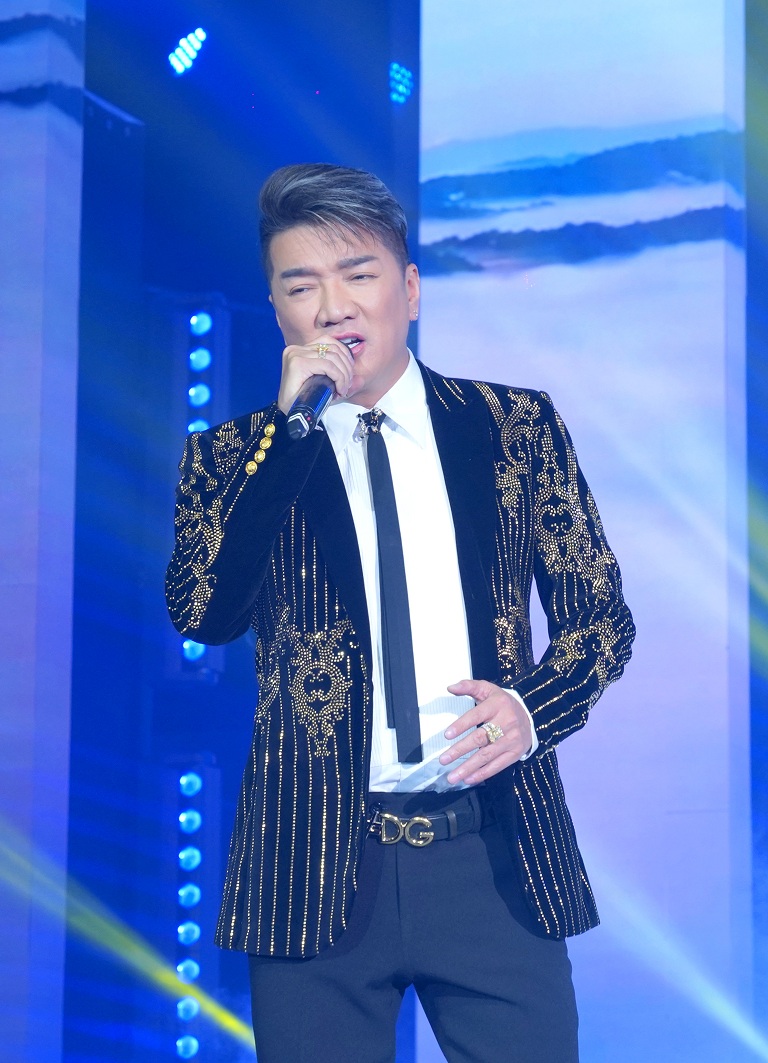 Loạt sao Việt trình diễn không cát-xê, chia sẻ với đồng bào miền Trung sau bão lũ- Ảnh 2.