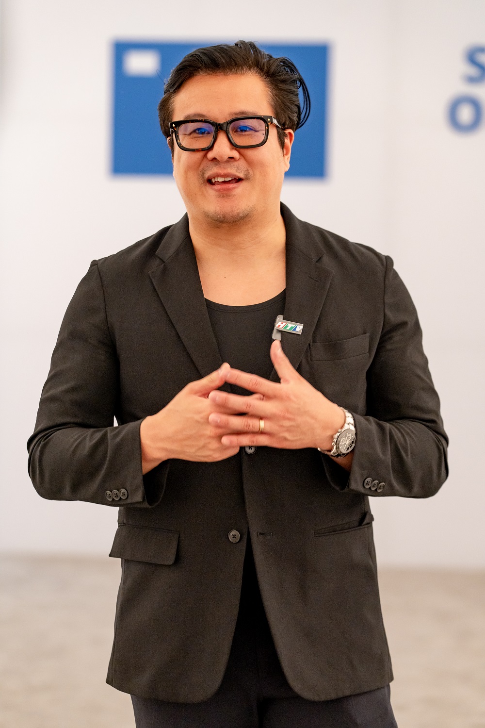 Nam nghệ sĩ là Chủ tịch hệ thống giáo dục tại TPHCM: Con mình không bình thường, mọi người khuyên giữ kín - Ảnh 2. Nam nghệ sĩ là Chủ tịch hệ thống giáo dục tại TPHCM: Con mình không bình thường, mọi người khuyên giữ kín - Ảnh 2.