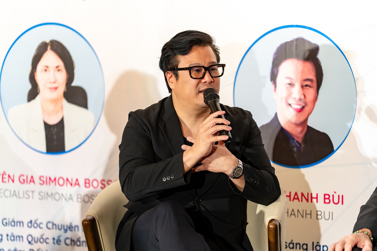 Nam nghệ sĩ là Chủ tịch hệ thống giáo dục tại TPHCM: Con mình không bình thường, mọi người khuyên giữ kín - Ảnh 1. Nam nghệ sĩ là Chủ tịch hệ thống giáo dục tại TPHCM: Con mình không bình thường, mọi người khuyên giữ kín - Ảnh 1.