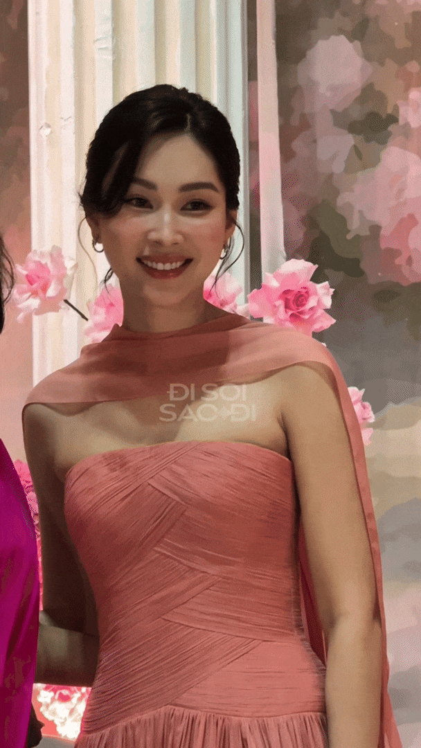 Đặng Thu Thảo hiếm hoi lộ diện trong đám cưới Tiên Nguyễn: Nhan sắc này xứng danh "thần tiên tỷ tỷ"! - Ảnh 1. Đặng Thu Thảo hiếm hoi lộ diện trong đám cưới Tiên Nguyễn: Nhan sắc này xứng danh "thần tiên tỷ tỷ"! - Ảnh 1.