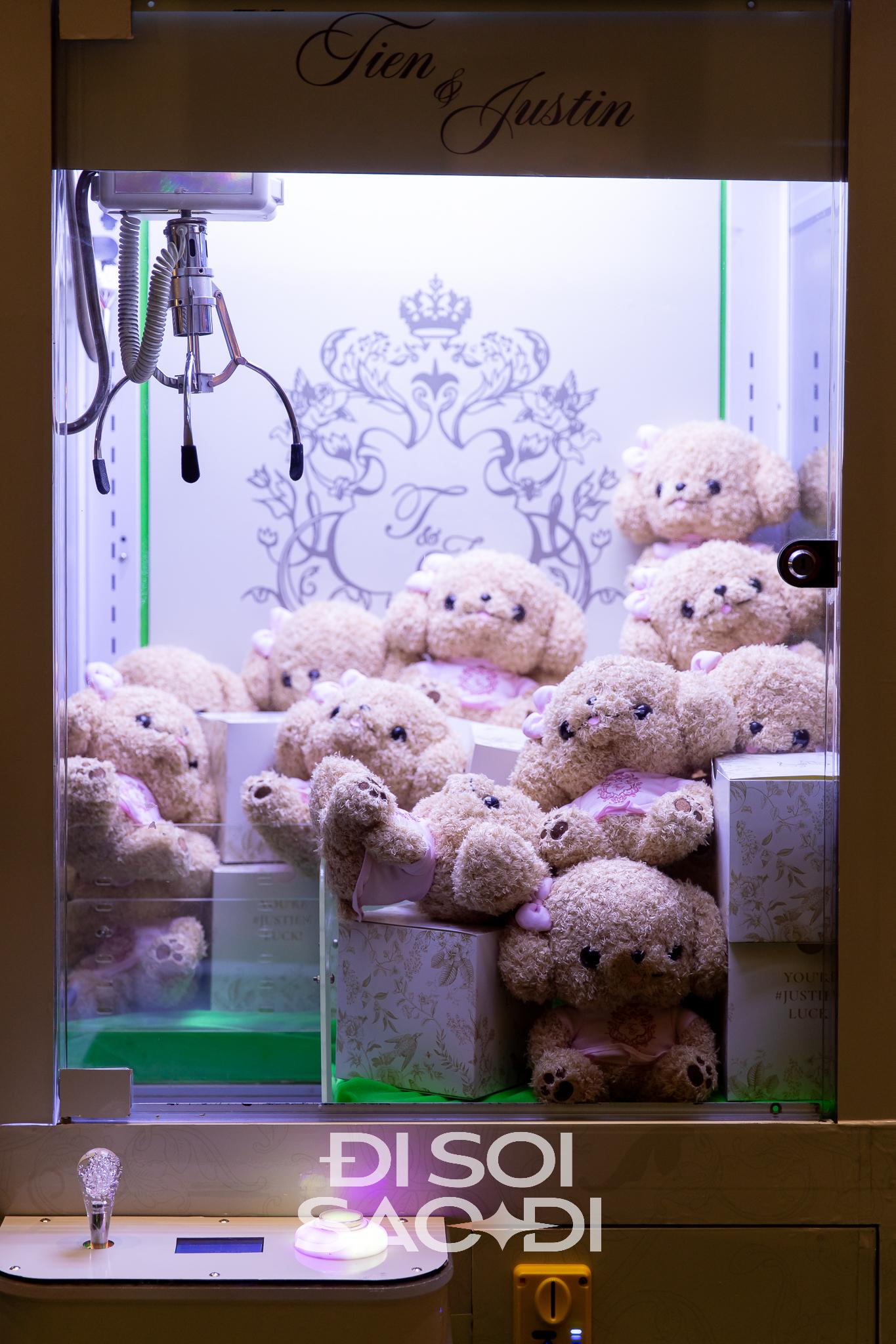 Đến chịu Tiên Nguyễn: Đám cưới concept kiến trúc Phục Hưng nhưng phục vụ gắp thú bông và chụp photobooth- Ảnh 15. Đến chịu Tiên Nguyễn: Đám cưới concept kiến trúc Phục Hưng nhưng phục vụ gắp thú bông và chụp photobooth- Ảnh 15.