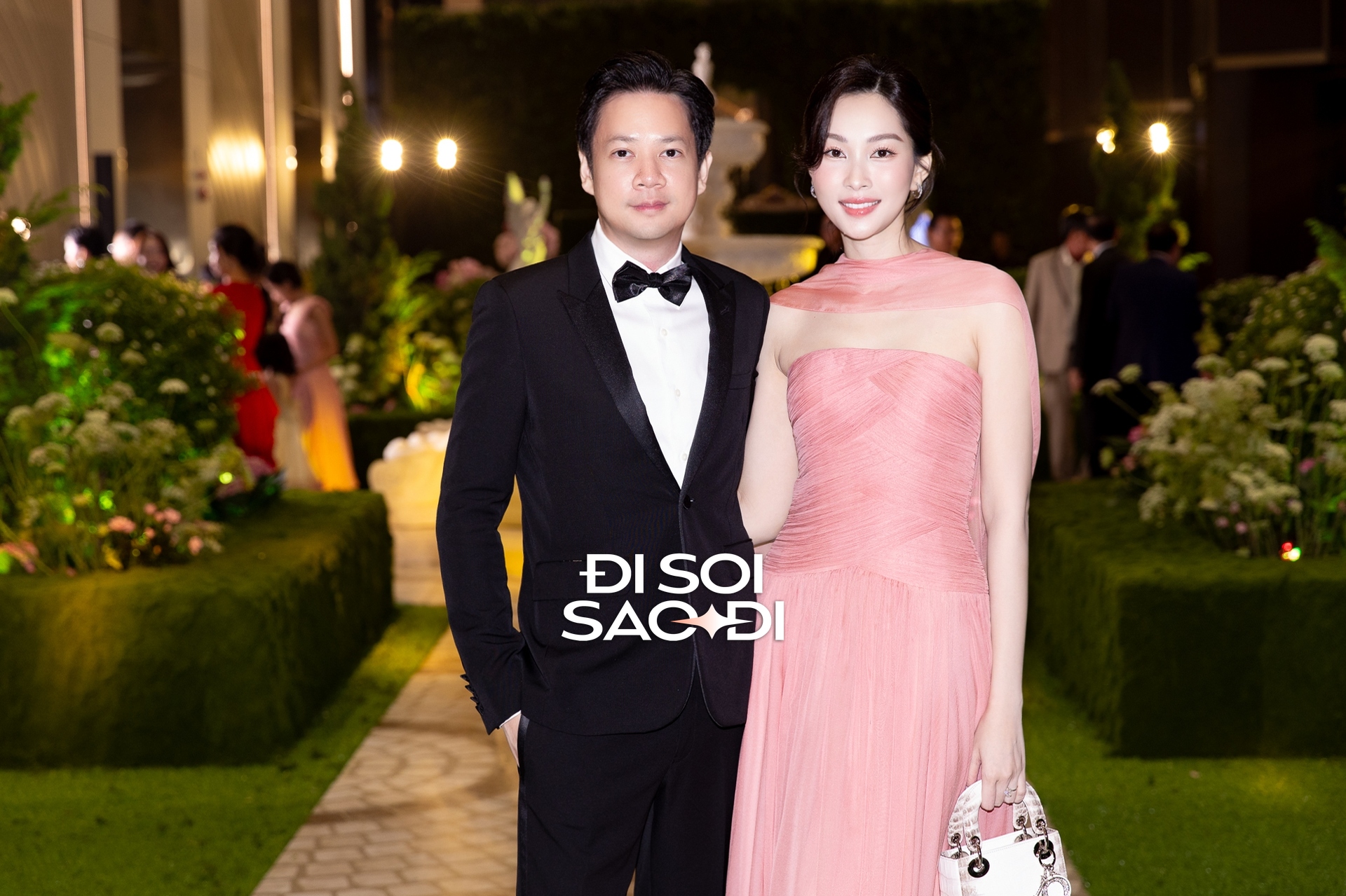 Đặng Thu Thảo hiếm hoi lộ diện trong đám cưới Tiên Nguyễn: Nhan sắc này xứng danh "thần tiên tỷ tỷ"! - Ảnh 6. Đặng Thu Thảo hiếm hoi lộ diện trong đám cưới Tiên Nguyễn: Nhan sắc này xứng danh "thần tiên tỷ tỷ"! - Ảnh 6.