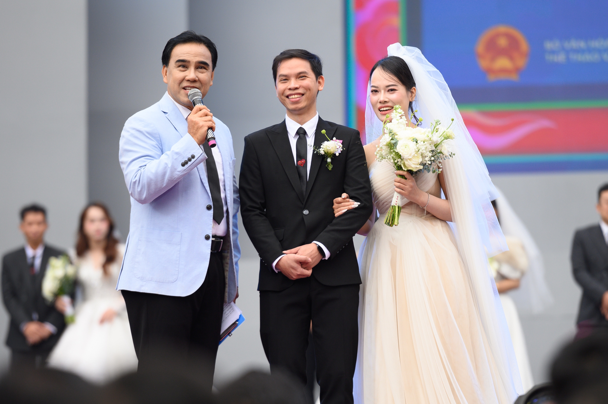 MC Quyền Linh sao thế này?- Ảnh 1.