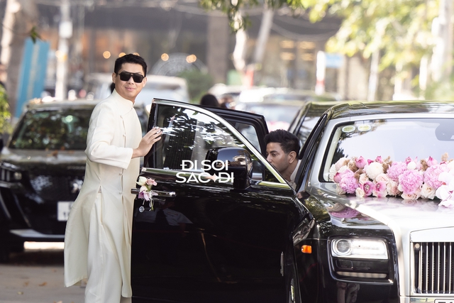 Bắt gặp Tiên Nguyễn và chồng đi "quẩy" sau đám cưới, một thành viên trong gia đình tỷ phú gây chú ý - Ảnh 5. Bắt gặp Tiên Nguyễn và chồng đi "quẩy" sau đám cưới, một thành viên trong gia đình tỷ phú gây chú ý - Ảnh 5.