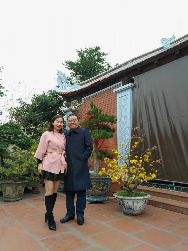 Nhan sắc vợ kém 13 tuổi của nam Đại tá là NSND, nguyên Giám đốc Nhà hát Chèo Quân đội - Ảnh 1.