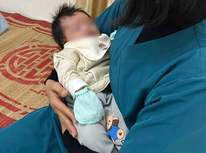 Bé gái sơ sinh bị bỏ rơi tại Hải Phòng: Tìm người thân cho cháu bé - Ảnh 1.