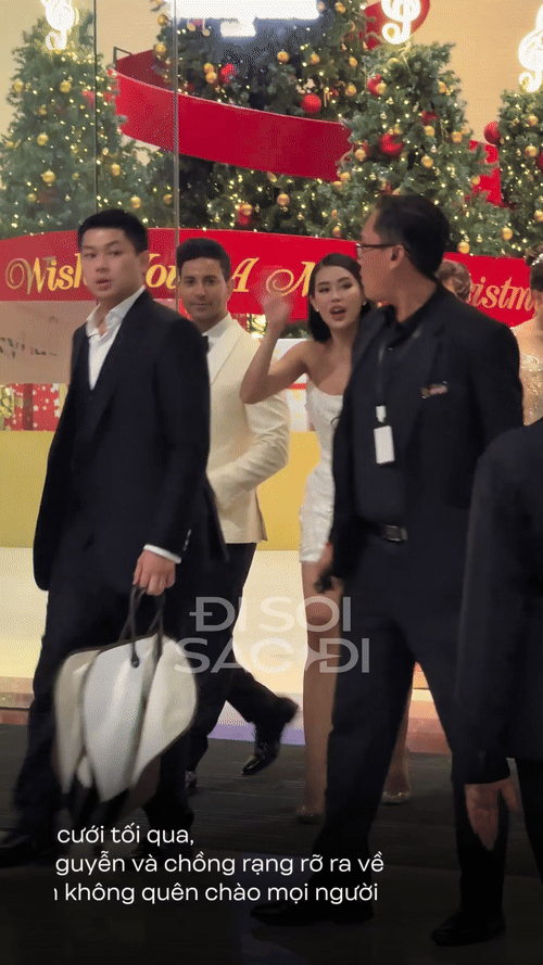 Bắt gặp Tiên Nguyễn và chồng đi "quẩy" sau đám cưới, một thành viên trong gia đình tỷ phú gây chú ý - Ảnh 1. Bắt gặp Tiên Nguyễn và chồng đi "quẩy" sau đám cưới, một thành viên trong gia đình tỷ phú gây chú ý - Ảnh 1.