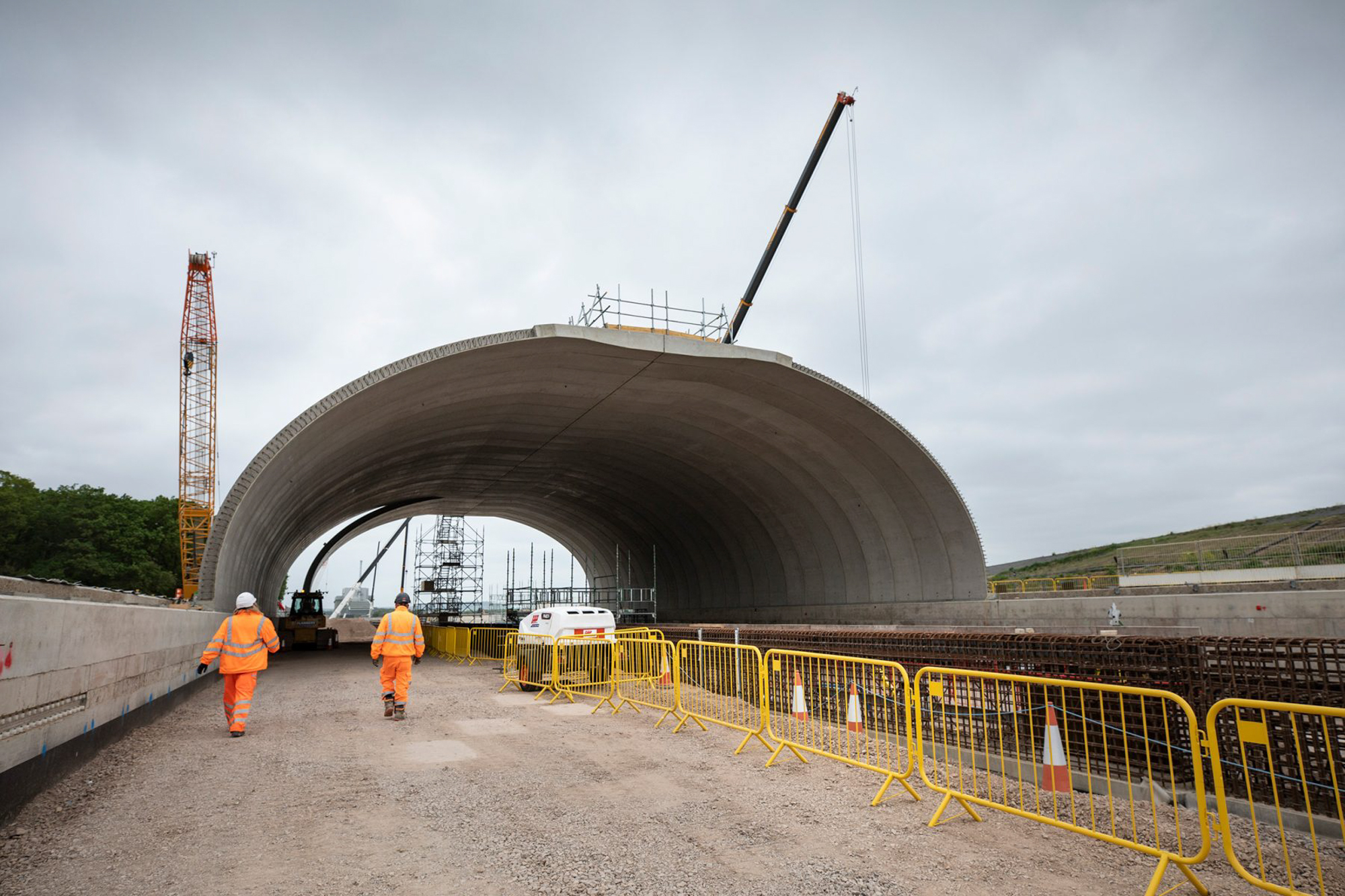 Vingroup khởi công đường sắt cao tốc sau chưa đầy một năm: Tốc độ kinh ngạc, Mỹ – Pháp – Nhật cũng thua xa - Ảnh 5. Vingroup khởi công đường sắt cao tốc sau chưa đầy một năm: Tốc độ kinh ngạc, Mỹ – Pháp – Nhật cũng thua xa - Ảnh 5.