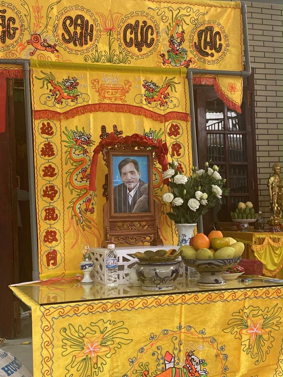 Vợ 4 đưa con gái về chịu tang Thương Tín- Ảnh 1.