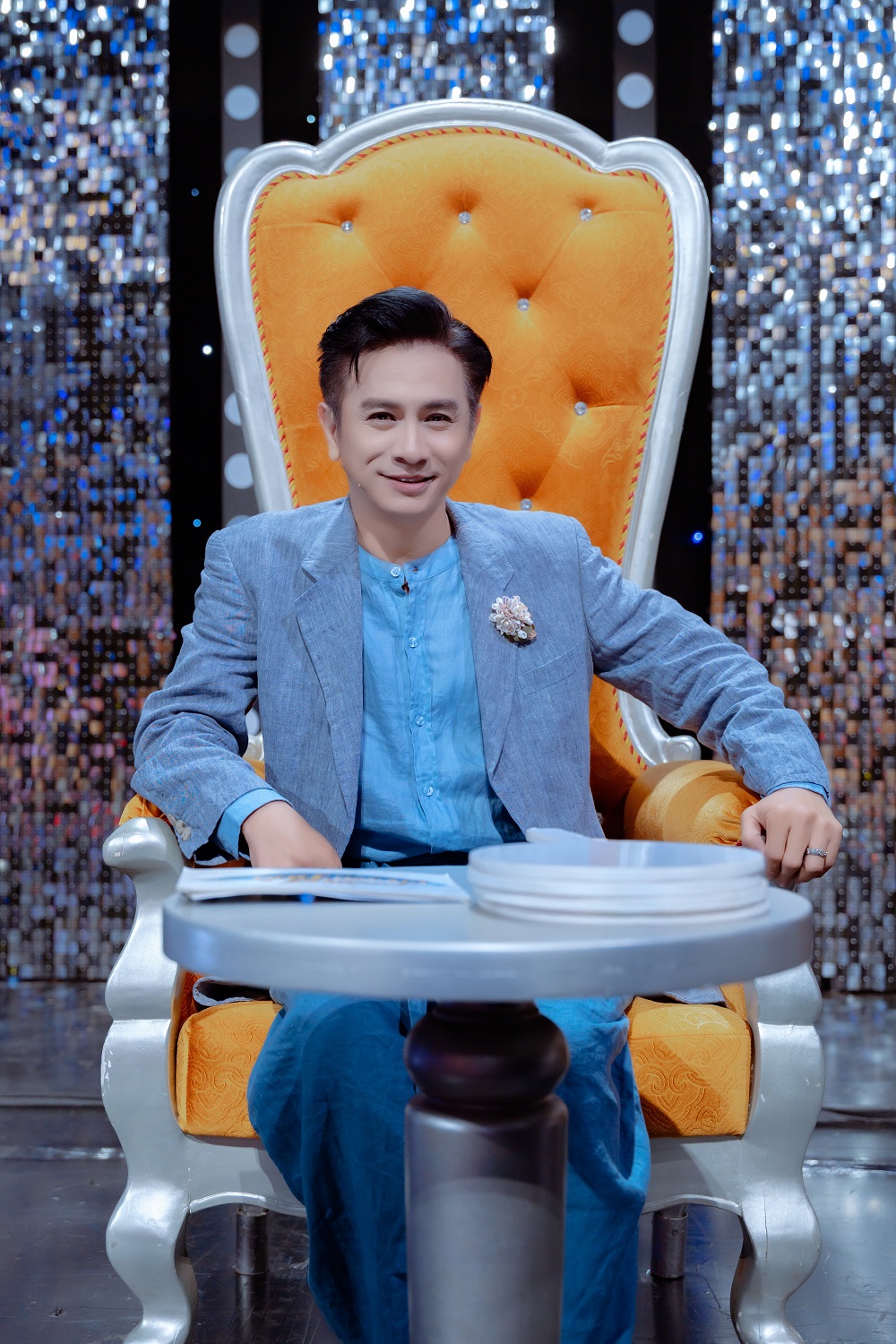 Nam nghệ sĩ là Giám đốc Nghệ thuật, 50 tuổi vẫn ở với mẹ: "Cuộc đời mình đừng trông chờ người khác" - Ảnh 2.