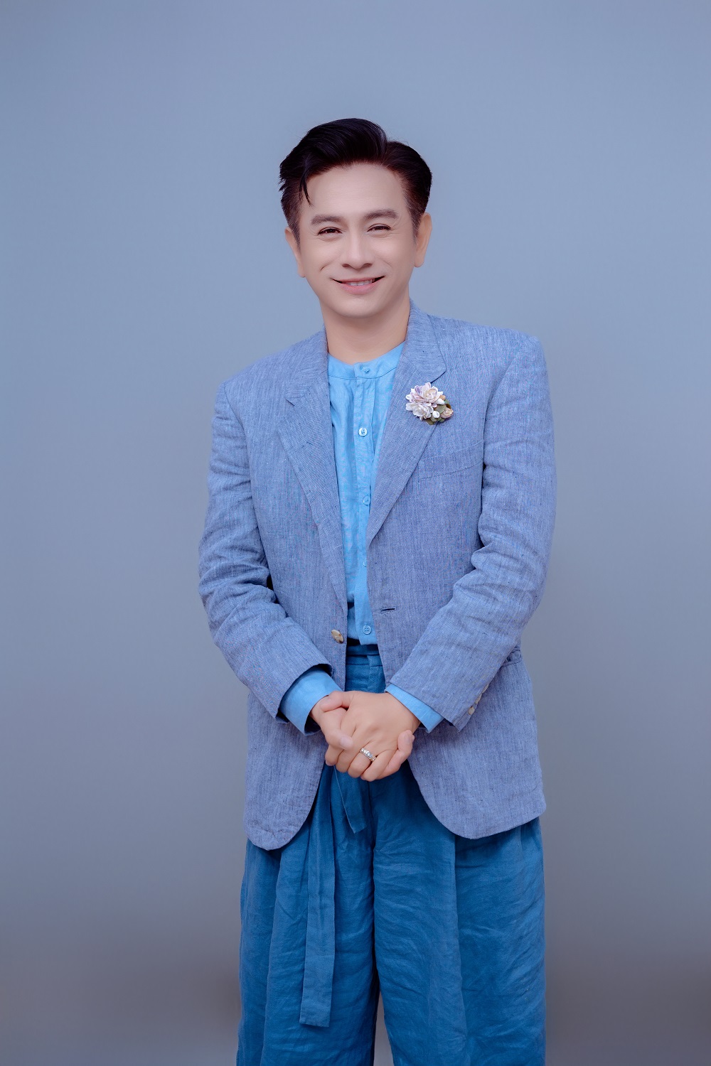 Nam nghệ sĩ là Giám đốc Nghệ thuật, 50 tuổi vẫn ở với mẹ: "Cuộc đời mình đừng trông chờ người khác" - Ảnh 3.