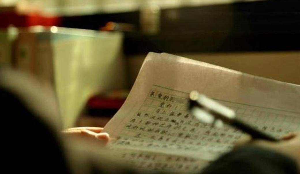 Con gái mất tích sau chuyến bay nhập học, 14 năm sau, người cha bất ngờ nhận được thư ghi tên cô và ngã khuỵu khi mở ra- Ảnh 2.