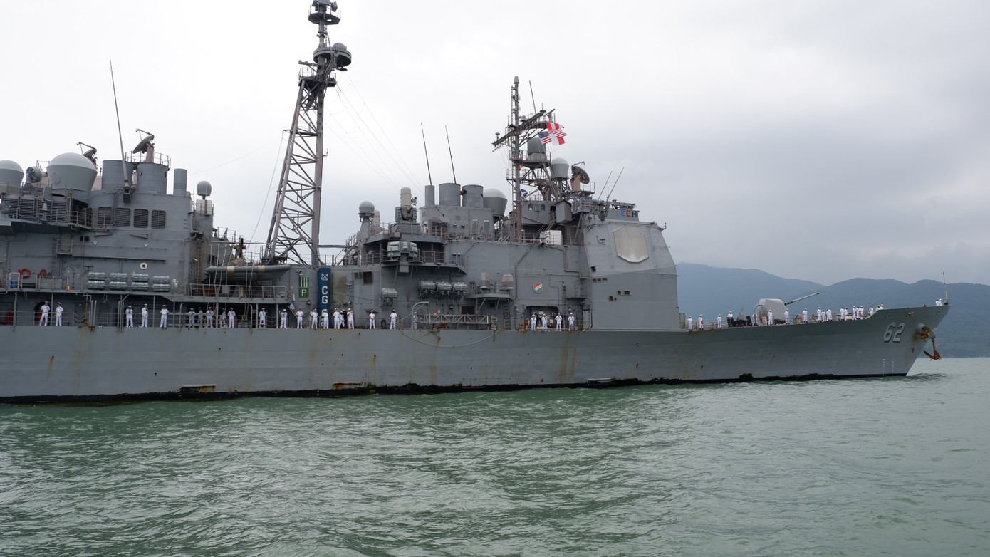 Tàu tuần dương USS Robert Smalls của Hải quân Mỹ thăm Đà Nẵng - Cận cảnh hiện đại - Ảnh 4.