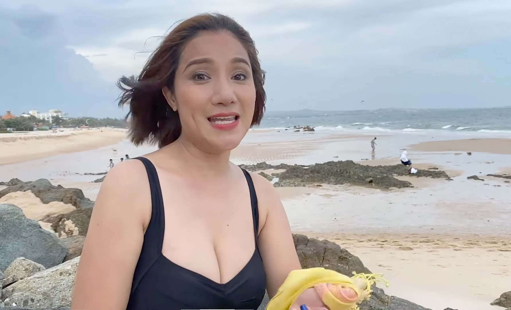 Lý do mẹ đơn thân là NSƯT hàng đầu miền Nam rao bán nhà, ô tô, quần áo - Ảnh 3.