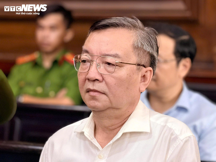 Xử vụ AIC: Cựu PGĐ Sở GD&ĐT thừa nhận ký sai do hiểu nhầm dấu chấm phẩy - Ảnh 2.