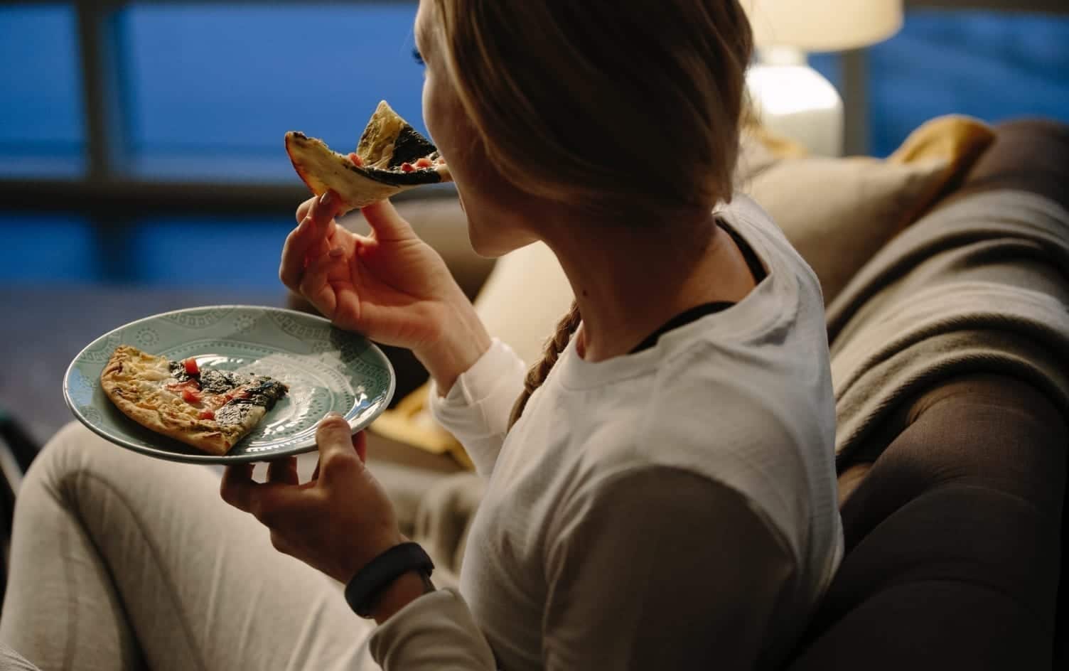 Buổi tối mà làm 4 điều này, cẩn thận kẻo đột quỵ đến lúc nào không hay - Ảnh 1. Buổi tối mà làm 4 điều này, cẩn thận kẻo đột quỵ đến lúc nào không hay - Ảnh 1.