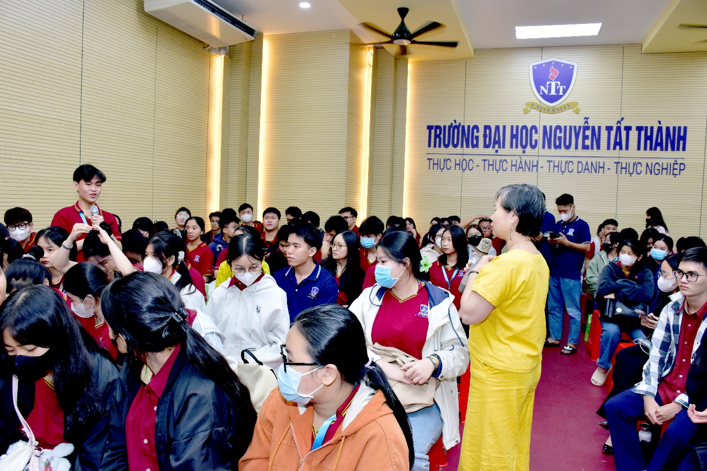 Hành trình “Nhân sự kế thừa ngành y” tiếp tục lan tỏa tại Trường Đại học Nguyễn Tất Thành - Ảnh 1. Hành trình “Nhân sự kế thừa ngành y” tiếp tục lan tỏa tại Trường Đại học Nguyễn Tất Thành - Ảnh 1.