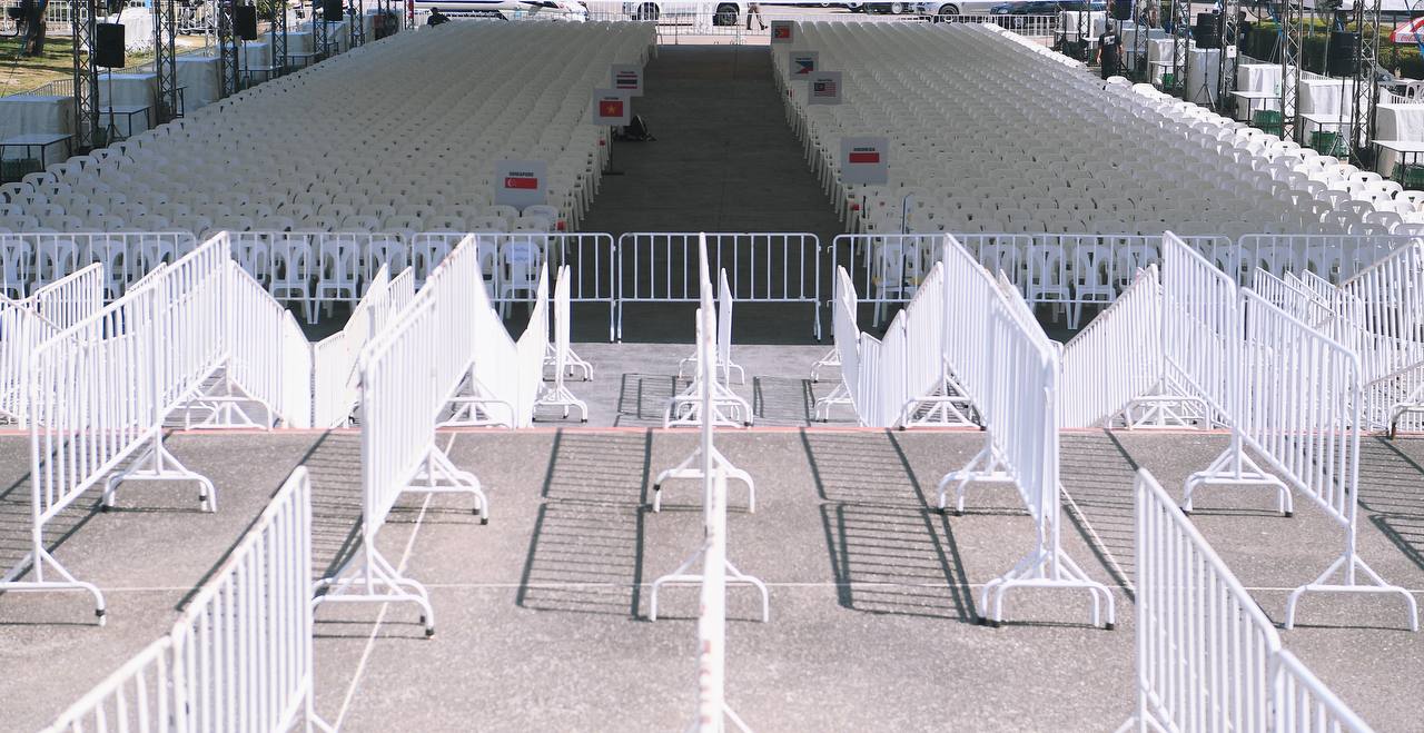 Cận cảnh xe dò bom mìn xuất hiện tại SVĐ Rajamangala trước giờ lễ khai mạc SEA Games 33- Ảnh 17.