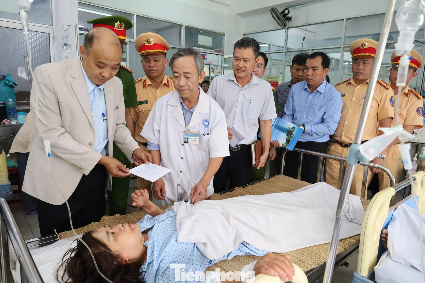 Tp Tham Hoi Nan Nhan Vu Tai Nan 1765270763369 17652707638501217170877