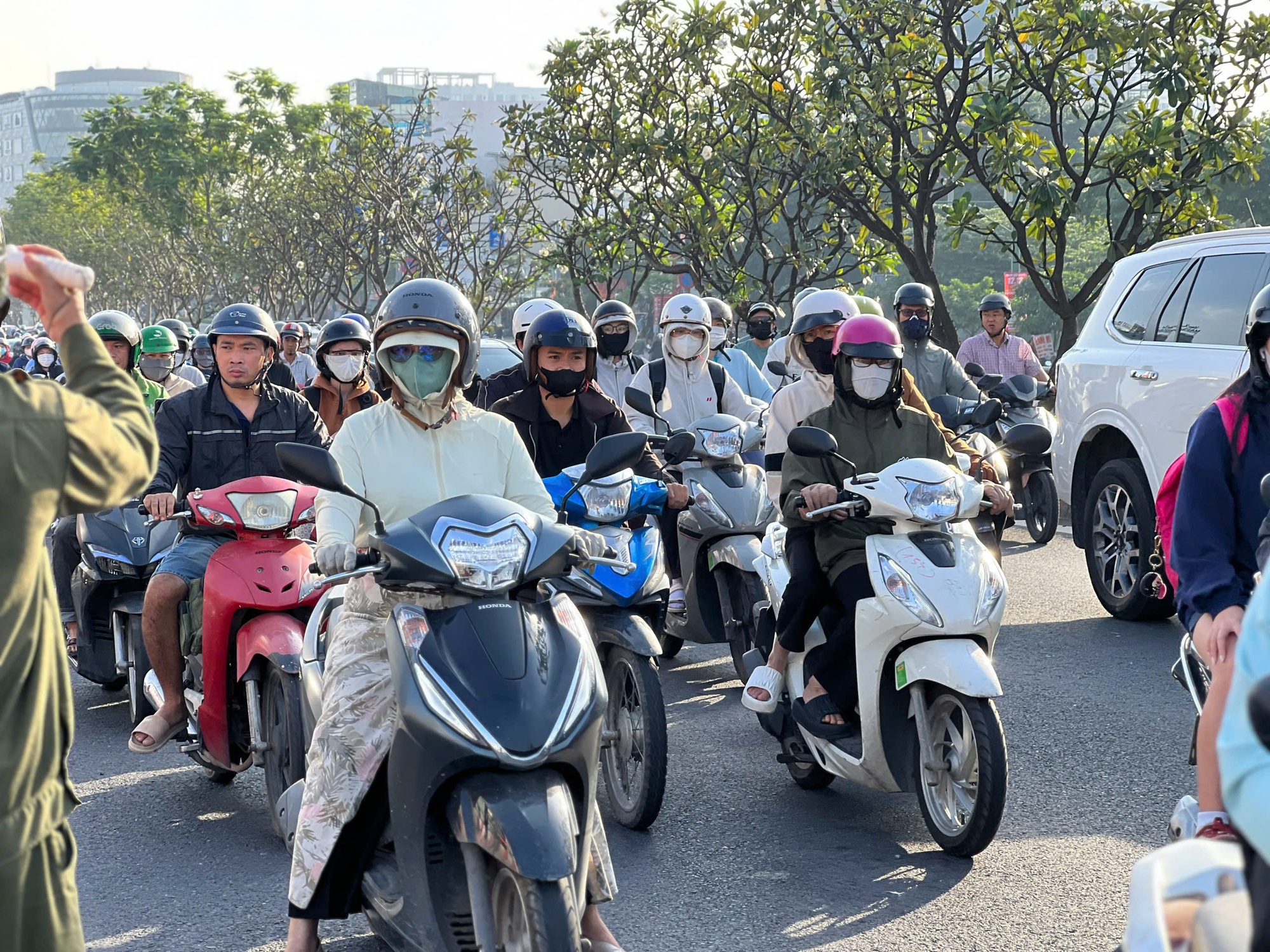 Người đàn ông tử vong khi đạp xe đạp tập thể dục ở TPHCM - Ảnh 2.