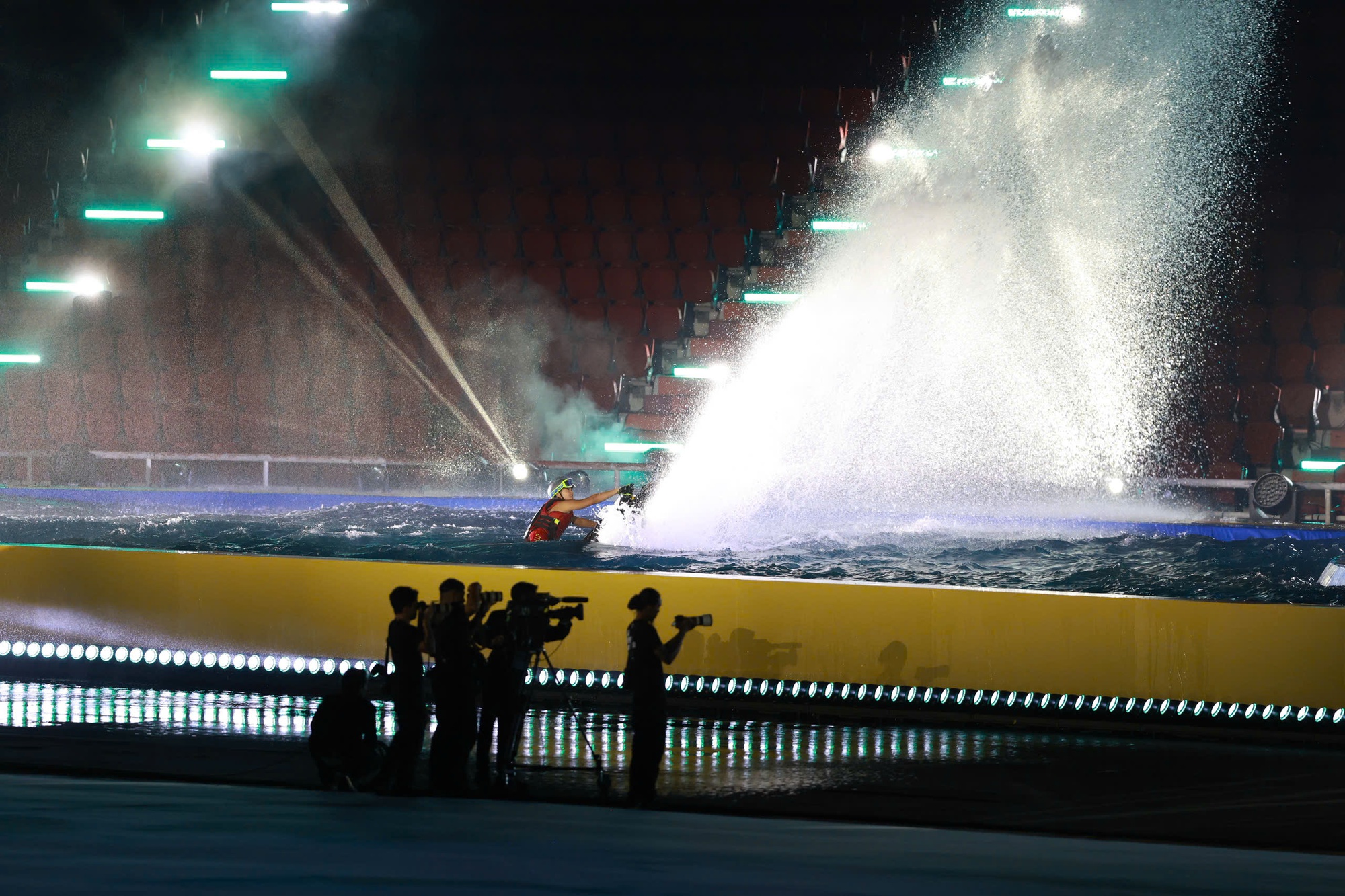 Nhiều "sạn" trong buổi lễ khai mạc SEA Games 33 - Ảnh 8.