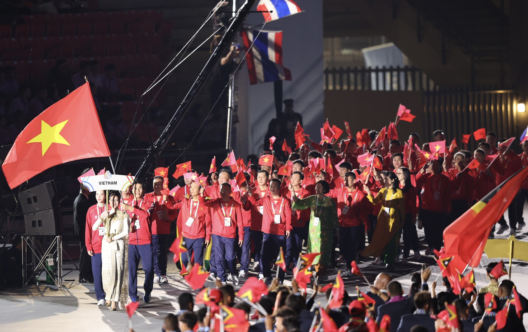 Nhiều "sạn" trong buổi lễ khai mạc SEA Games 33 - Ảnh 5.