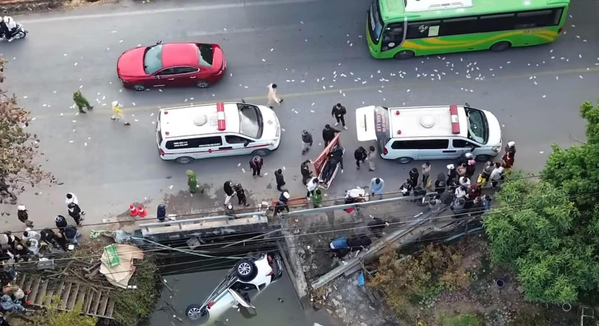 Thủ tướng yêu cầu điều tra vụ tai nạn giao thông Nam Định khiến 7 người tử vong - Ảnh 1.