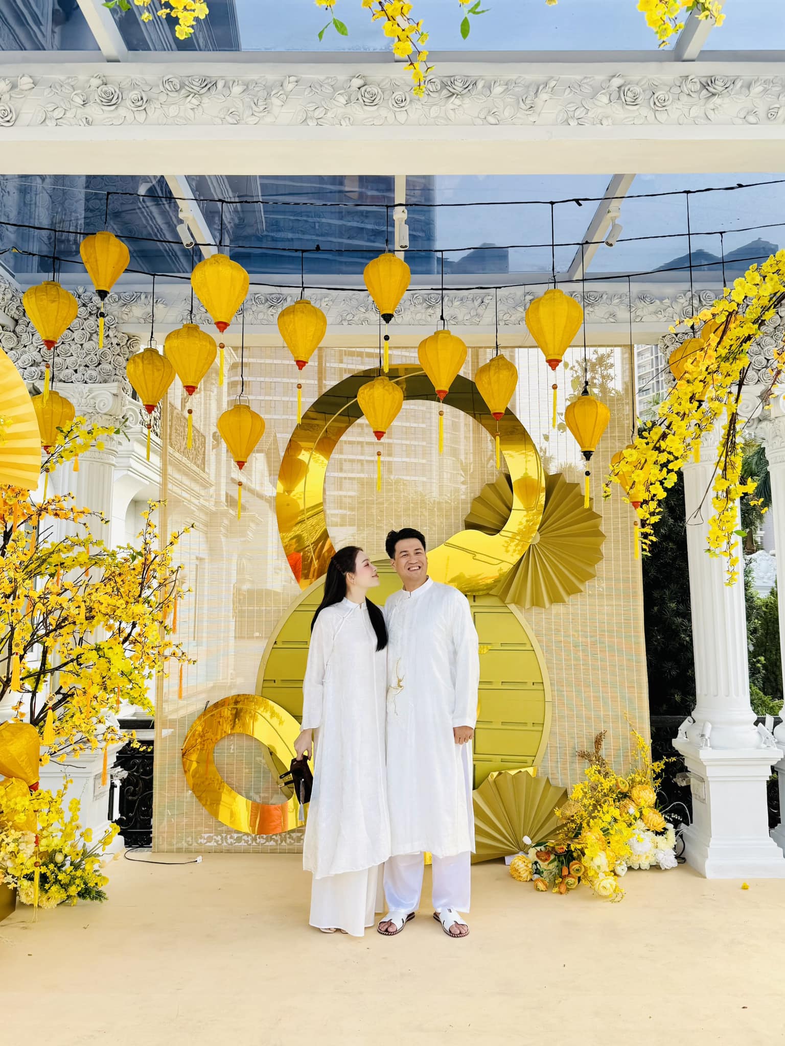 Tết của hội mỹ nh&acirc;n đ&igrave;nh đ&aacute;m: Mai Ngọc "xả ảnh" năm đầu l&agrave;m d&acirc;u, H&agrave; Tăng đảm đang kh&oacute; ai vượt mặt - Ảnh 5.