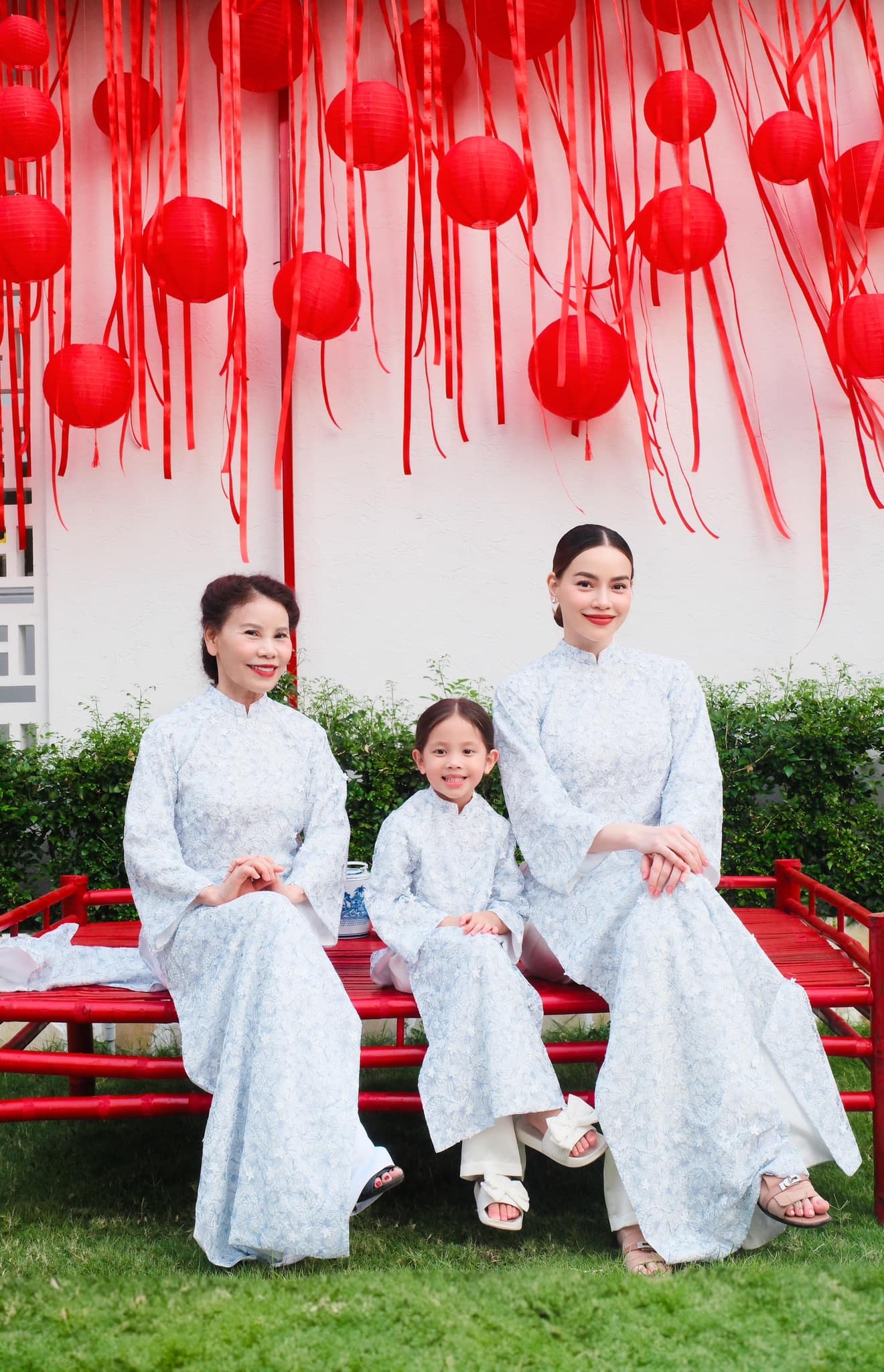 Tết của hội mỹ nh&acirc;n đ&igrave;nh đ&aacute;m: Mai Ngọc "xả ảnh" năm đầu l&agrave;m d&acirc;u, H&agrave; Tăng đảm đang kh&oacute; ai vượt mặt - Ảnh 7.