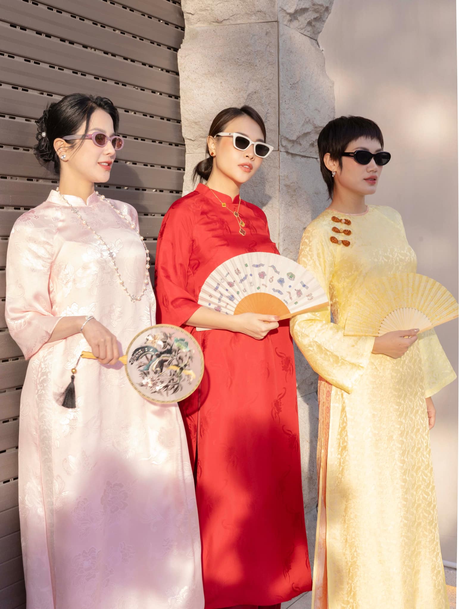 Tết của hội mỹ nh&acirc;n đ&igrave;nh đ&aacute;m: Mai Ngọc "xả ảnh" năm đầu l&agrave;m d&acirc;u, H&agrave; Tăng đảm đang kh&oacute; ai vượt mặt - Ảnh 6.