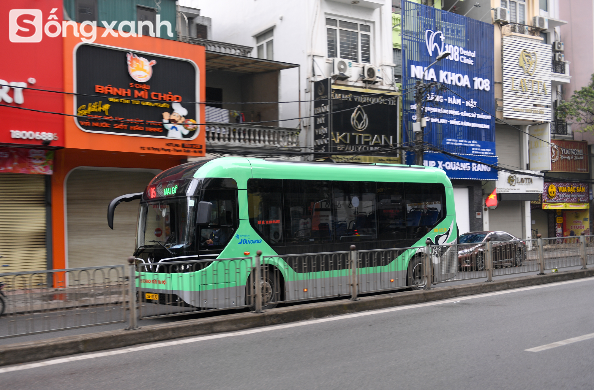 Soi chuyến bus xanh tiên phong ở Thủ đô: Phanh điện tử, cảm biến chống kẹp cửa, sàn nâng hạ tự động - Ảnh 9.