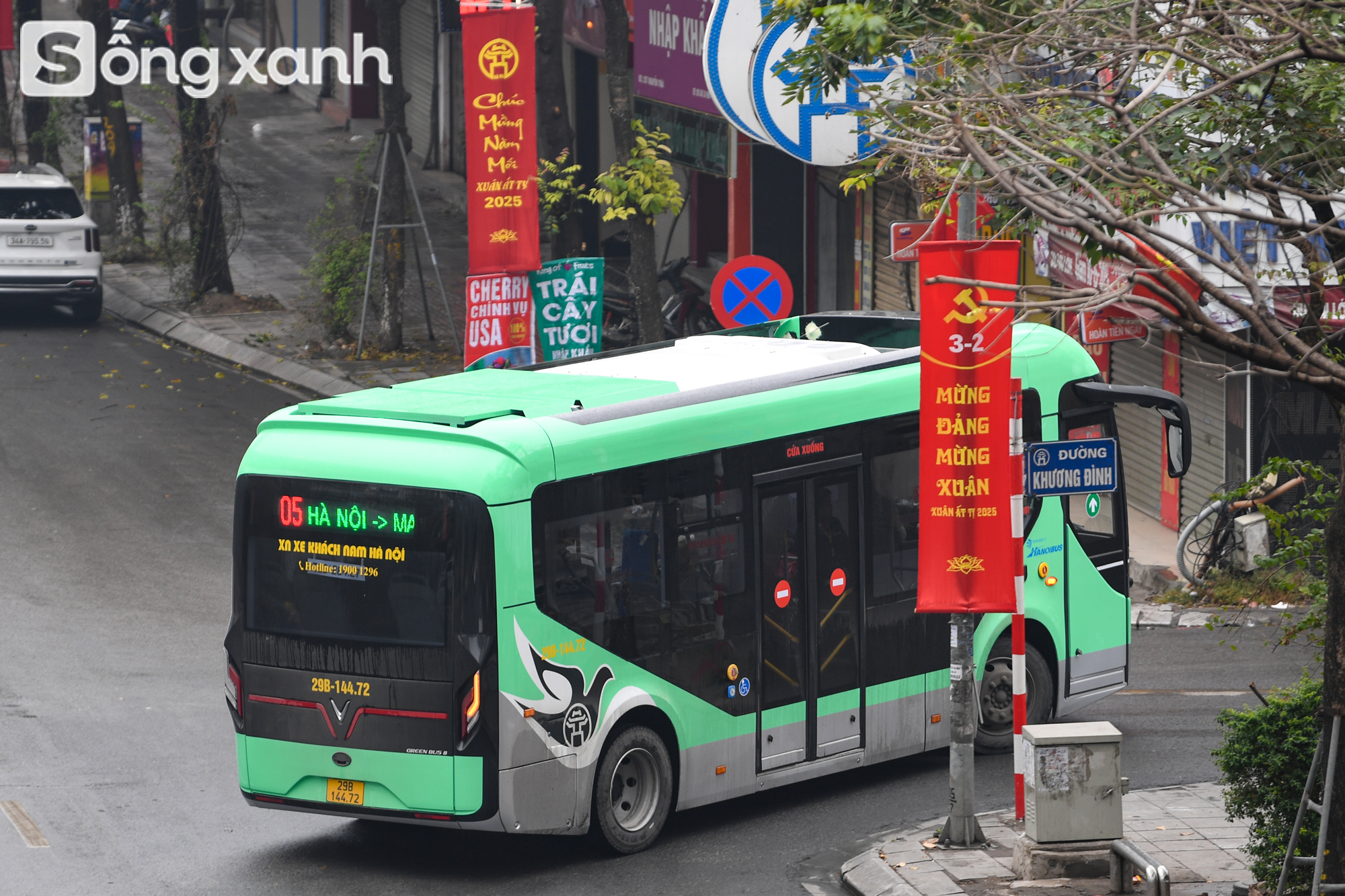 Soi chuyến bus xanh tiên phong ở Thủ đô: Phanh điện tử, cảm biến chống kẹp cửa, sàn nâng hạ tự động - Ảnh 10.