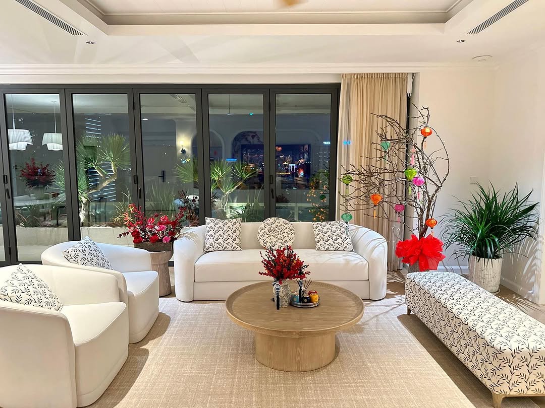 Tết của hội mỹ nh&acirc;n đ&igrave;nh đ&aacute;m: Mai Ngọc "xả ảnh" năm đầu l&agrave;m d&acirc;u, H&agrave; Tăng đảm đang kh&oacute; ai vượt mặt - Ảnh 10.