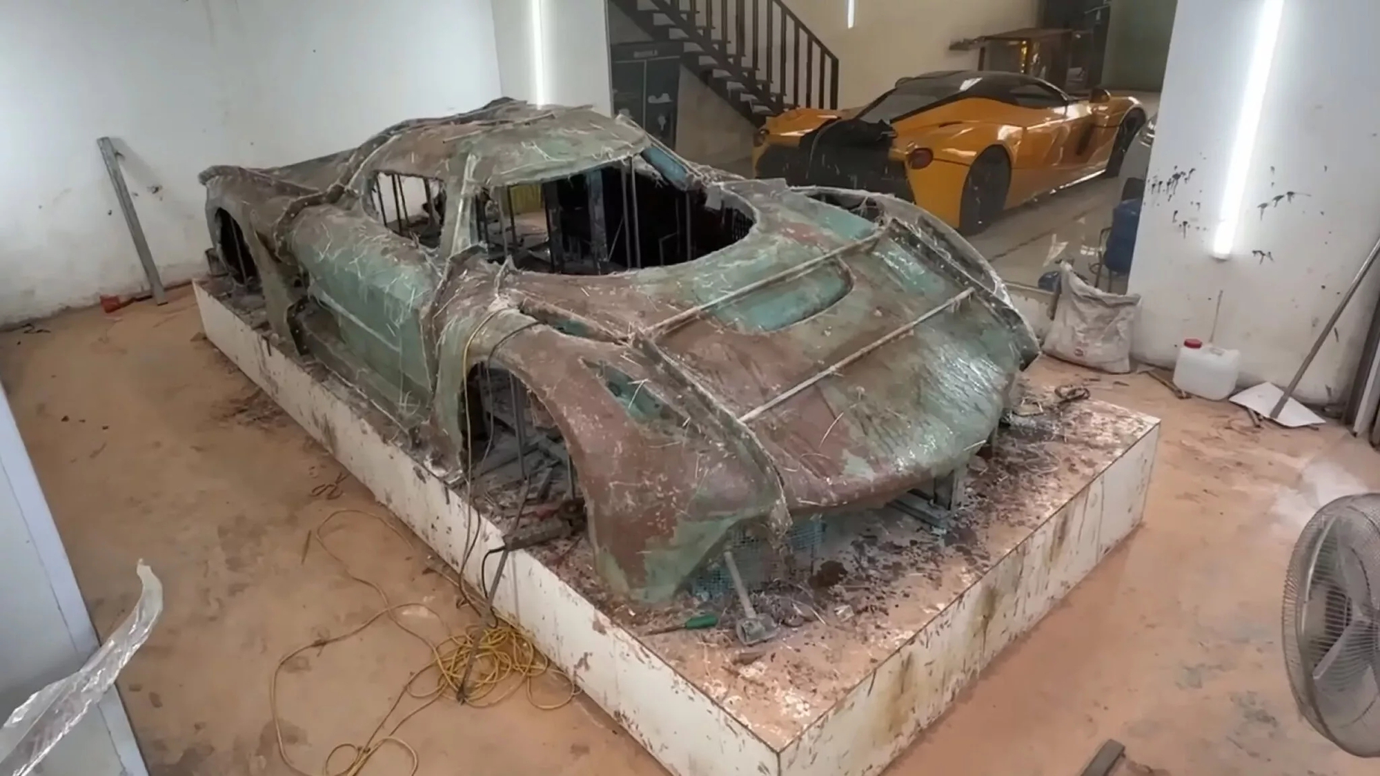 Báo Tây ngỡ ngàng với Koenigsegg Jesko tự chế của nhóm bạn trẻ Quảng Ninh: Mô hình đi được, cửa đóng mở như xe thật, tự chế tạo khung xe và giảm xóc- Ảnh 14.