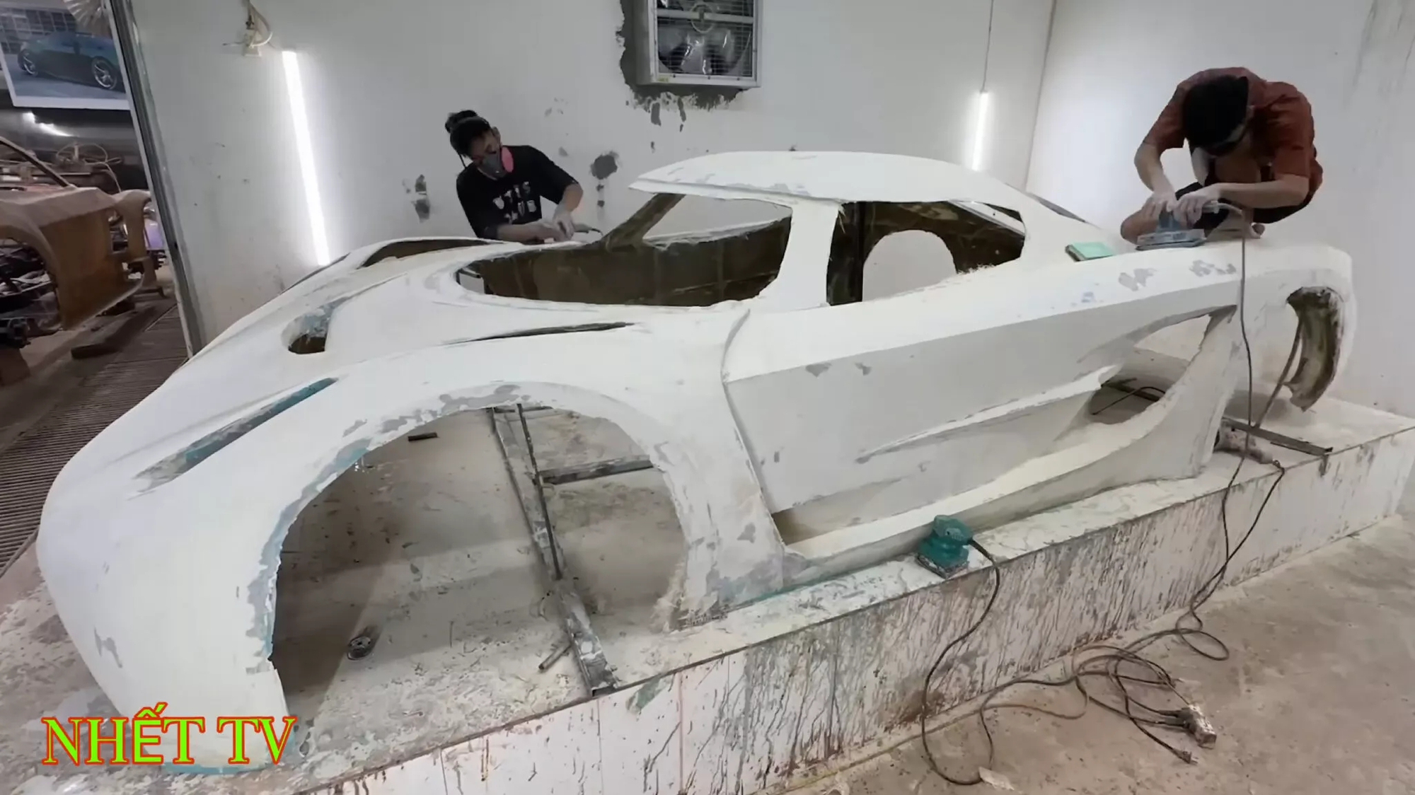 Báo Tây ngỡ ngàng với Koenigsegg Jesko tự chế của nhóm bạn trẻ Quảng Ninh: Mô hình đi được, cửa đóng mở như xe thật, tự chế tạo khung xe và giảm xóc- Ảnh 13.