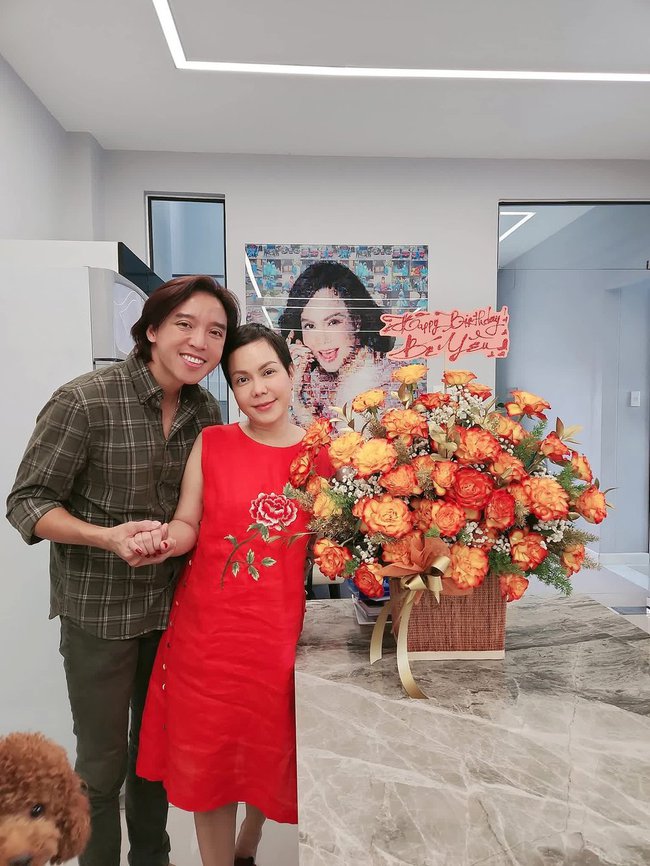 Việt Hương đích thị đại gia ngầm Vbiz: Sống trong biệt thự 300 tỷ, khối tài sản thực tế khủng cỡ nào?- Ảnh 21. Việt Hương đích thị đại gia ngầm Vbiz: Sống trong biệt thự 300 tỷ, khối tài sản thực tế khủng cỡ nào?- Ảnh 21.