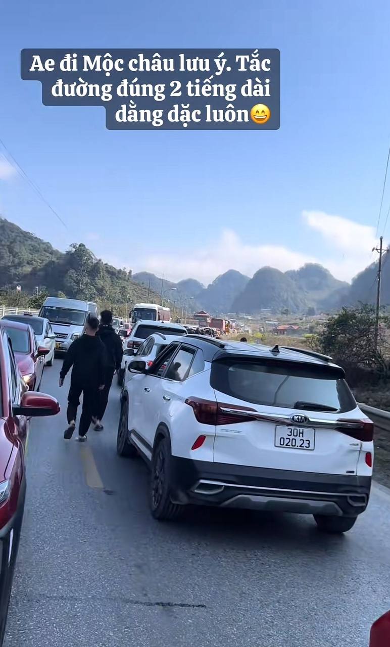 Đi gần 10 tiếng để săn hoa mận ở Mộc Châu: Ăn ngủ vạ vật, tắc dài hàng giờ nhưng thành quả quá xứng đáng!- Ảnh 8. Đi gần 10 tiếng để săn hoa mận ở Mộc Châu: Ăn ngủ vạ vật, tắc dài hàng giờ nhưng thành quả quá xứng đáng!- Ảnh 8.