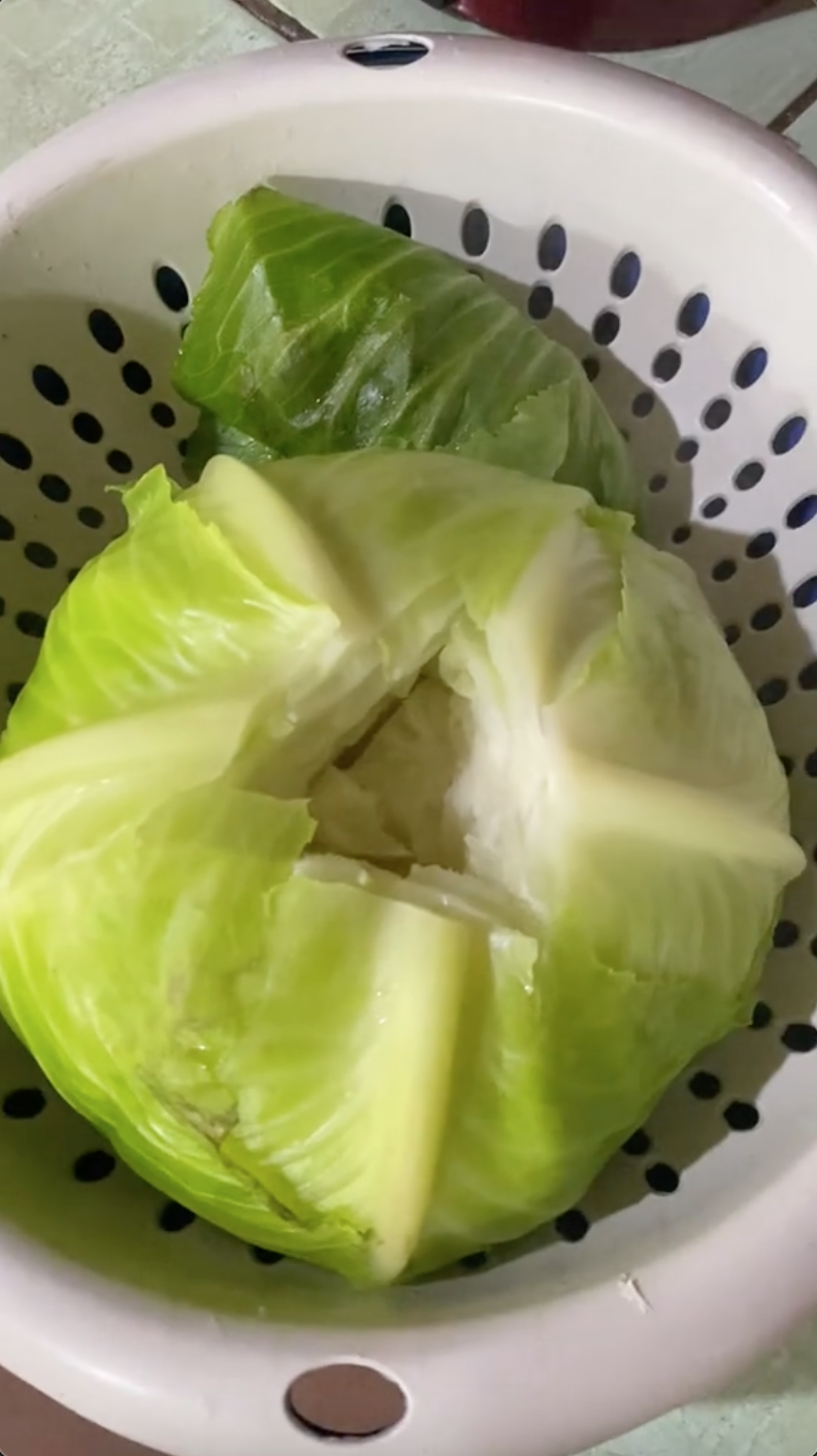 C&ocirc; vợ T&acirc;y cho cả c&acirc;y bắp cải v&agrave;o nồi luộc nhưng ai cũng khen ngợi đảm đang v&igrave; những điều n&agrave;y- Ảnh 3.