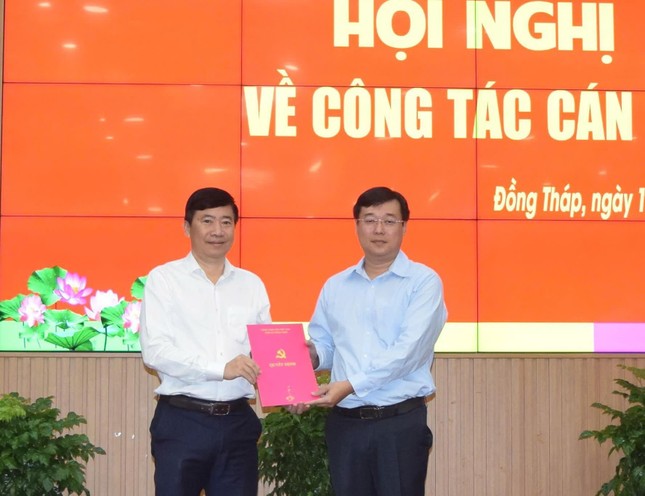 Chủ tịch UBND tỉnh Đồng Tháp nghỉ hưu trước tuổi theo nguyện vọng - Ảnh 1.