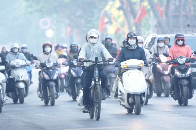 Miền Bắc ô nhiễm không khí nghiêm trọng từ Hà Nội đến các tỉnh lân cận - Ảnh 1.
