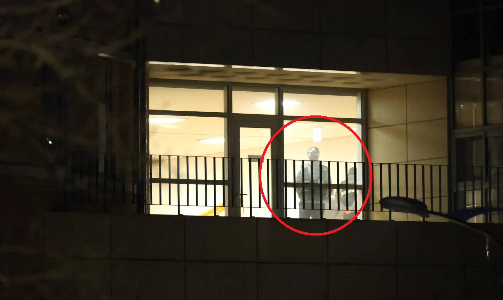 Cho em trai 350 triệu đồng xây nhà, đổi lại em dâu cho tôi túi cá khô: Về kiểm tra tôi sững sờ khi thấy 1 thứ - Ảnh 2.