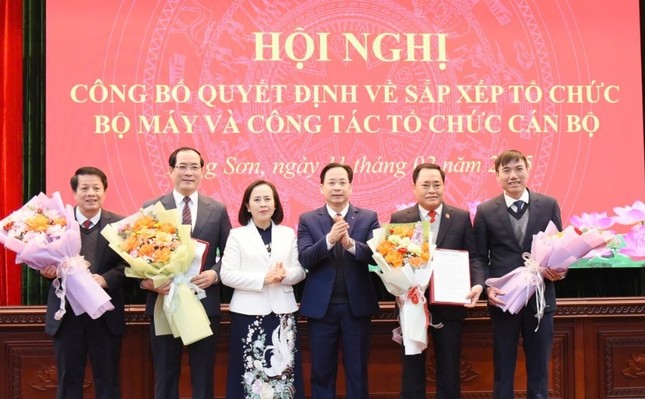 Trưởng Ban Tuyên giáo Lạng Sơn nghỉ hưu trước tuổi - Ảnh 3.